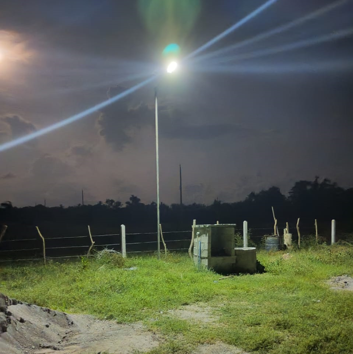 Solar lamp model MJXJ 804 of approximately 5000 lumens
