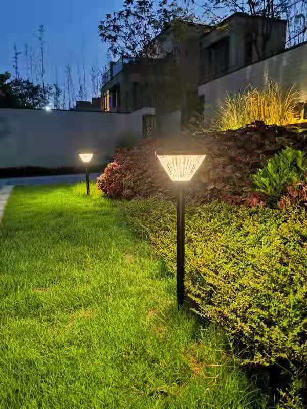 SKL 002 Solar Patio Lamp
