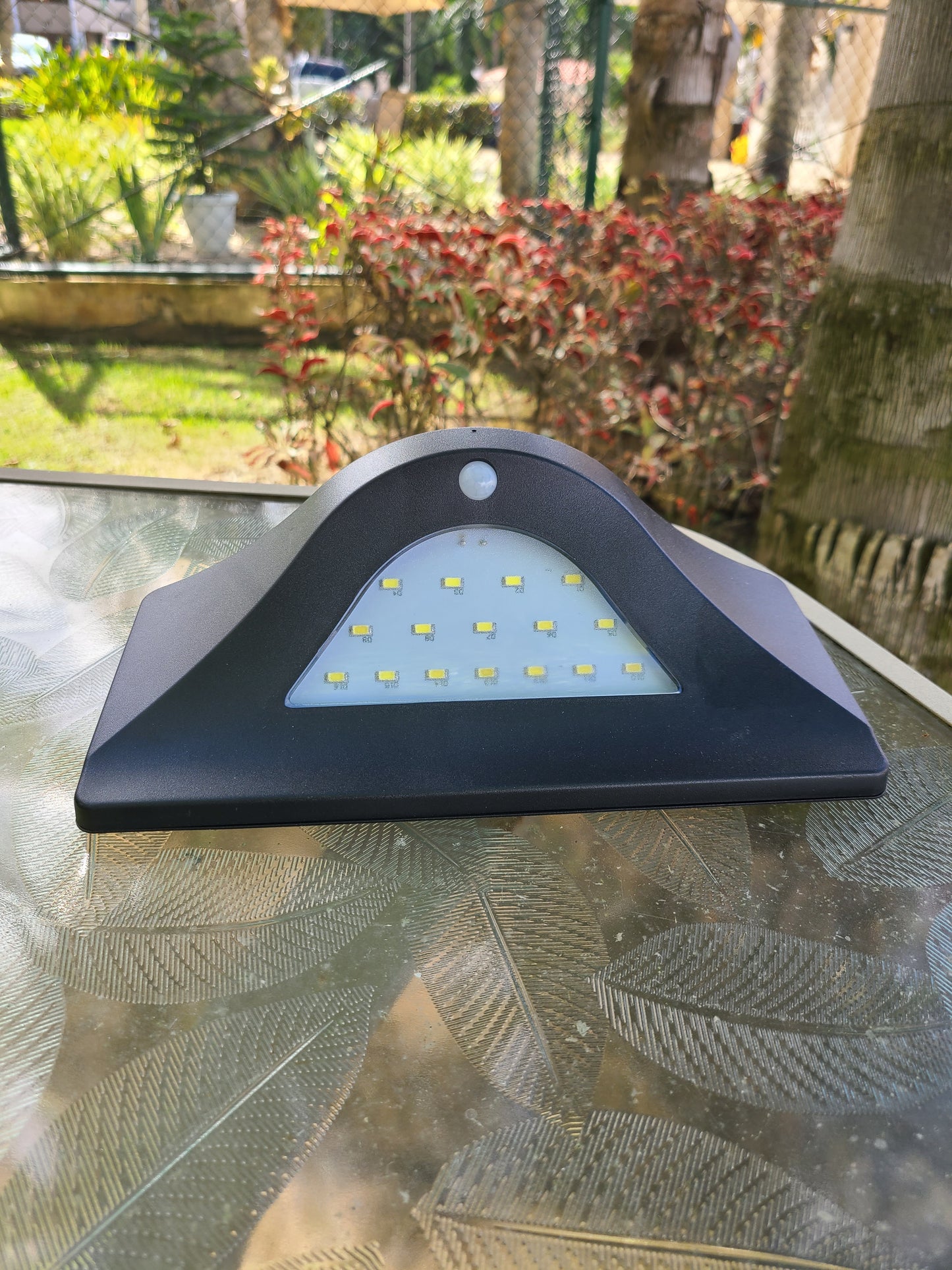 Lámpara Solar de Pared NSL 820 Black & NLS 821 White de 500 lumens